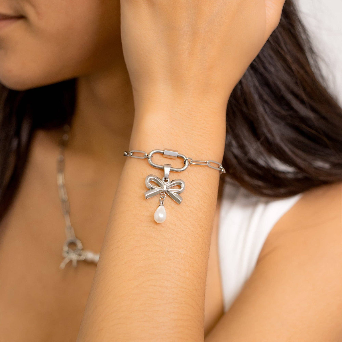 18K Gold PVD Paperclip Carabiner Bracelet: Gold