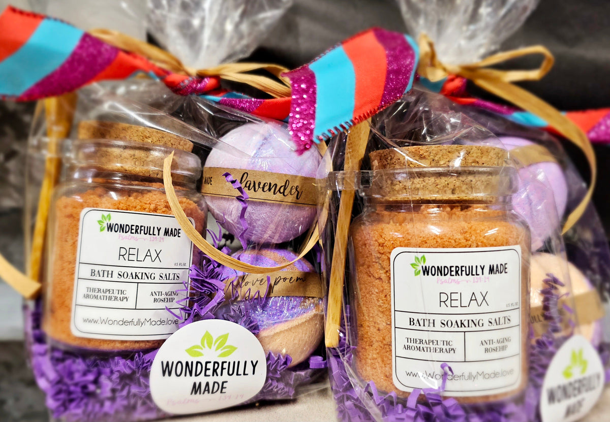 Relax Bath Salts & Lavender Bath Bomb Gift Set
